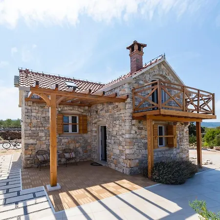 Vila Tamara Pucisca